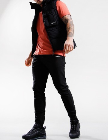 
						Vesta Marshall Artist, negru