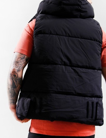 Vesta Marshall Artist, negru