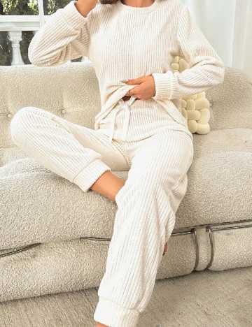 Pijama SHEIN, crem