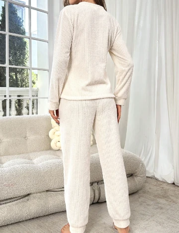 Pijama SHEIN, crem