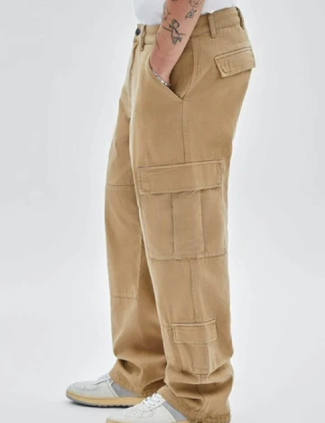 Pantaloni Guess, maro Maro