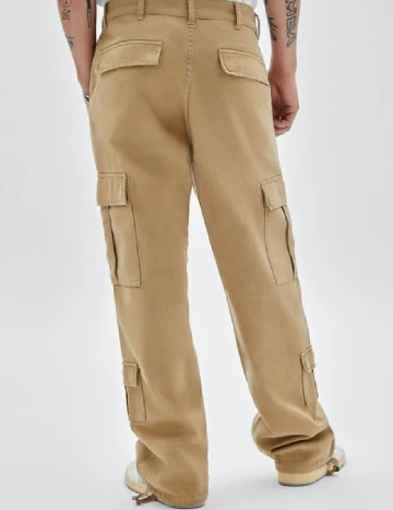 Pantaloni Guess, maro Maro