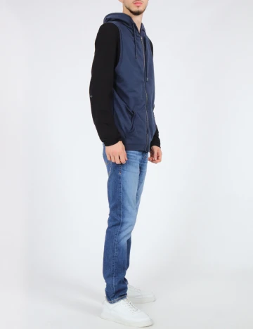 Vesta Bershka, albastru Albastru