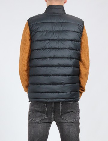 Vesta Columbia, negru