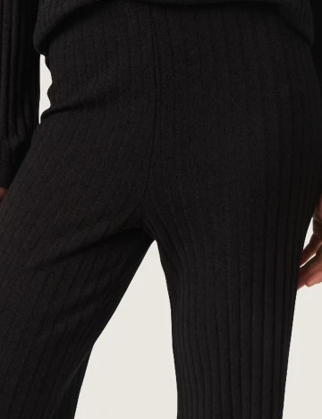 Pantaloni Soaked In Luxury, negru