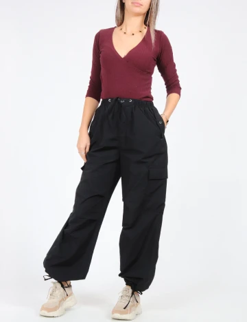 Pantaloni Bershka, negru