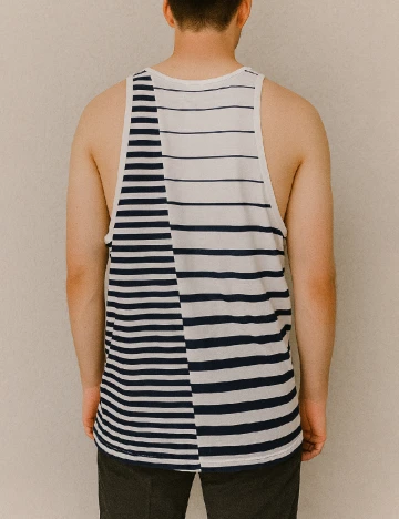 Maiou Bershka, alb/bleumarin Albastru