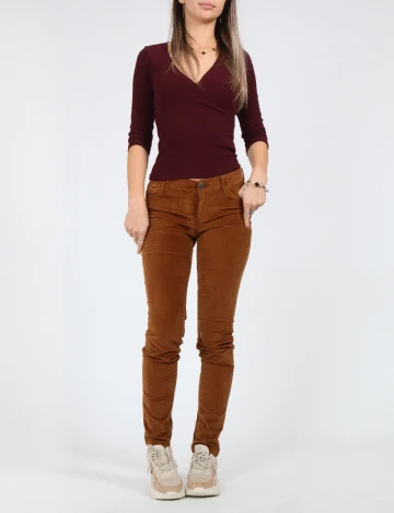 Pantaloni Zra, maro