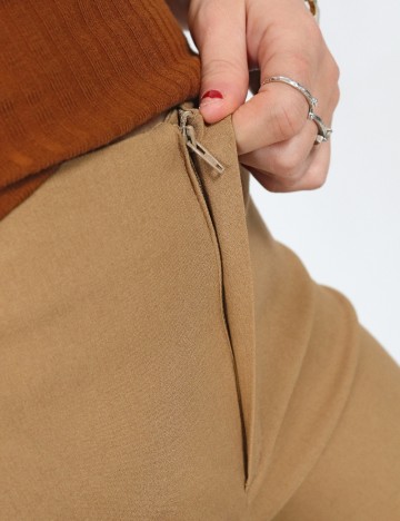 Pantaloni Zra, maro