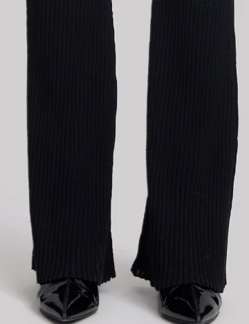 Pantaloni Gestuz, negru