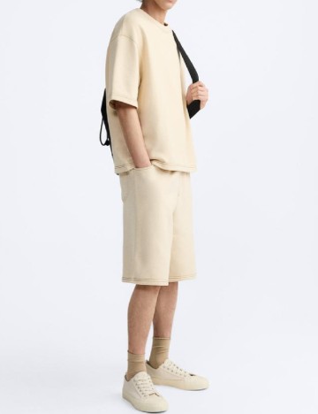 
						Pantaloni scurti Zara, crem