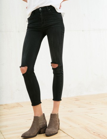 
						Blugi Bershka, negru