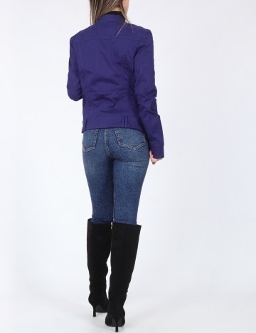 Jacheta Bershka, albastru