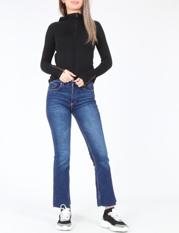 
						Blugi Zara, albastru