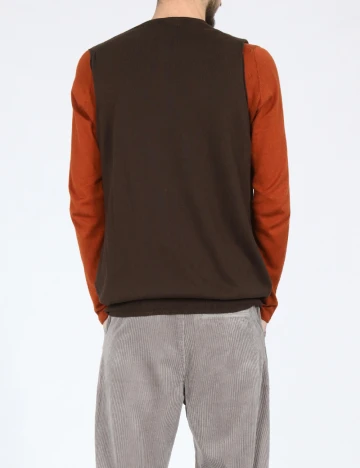 Vesta Zara, kaki Maro