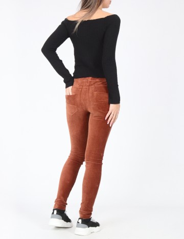 Pantaloni Bershka, maro