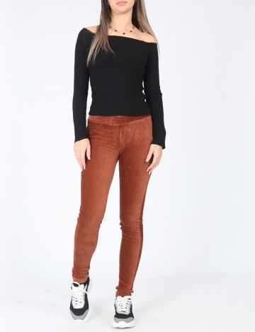 
						Pantaloni Bershka, maro