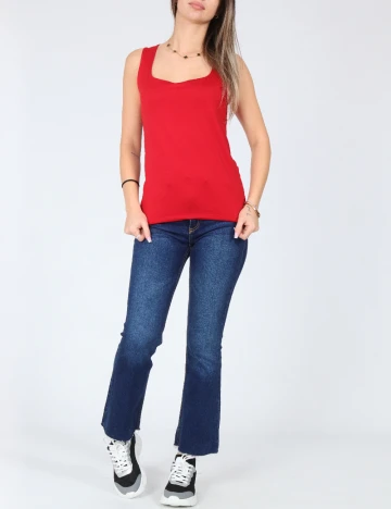 Maiou Zara, rosu Rosu