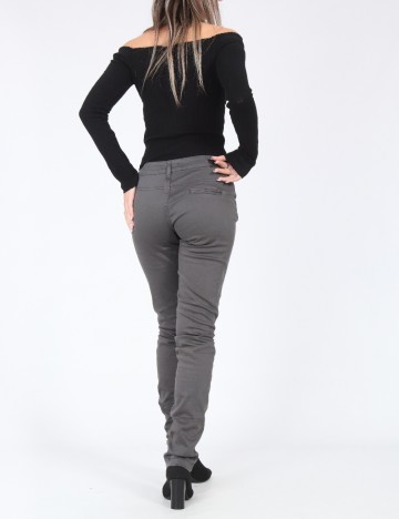 Pantaloni Bershka, gri inchis