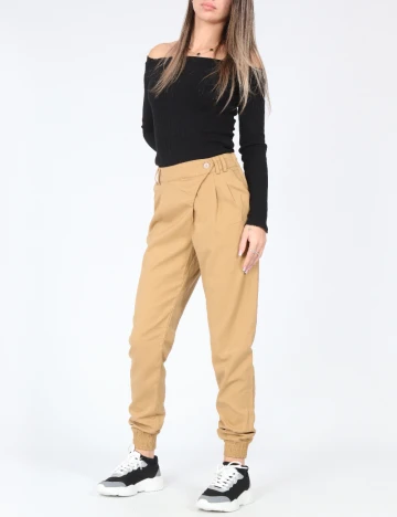Pantaloni Bershka, maro Maro