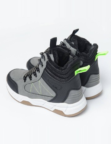 Ghete Cool Club, gri