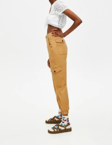 Pantaloni Pull&Bear, maro deschis