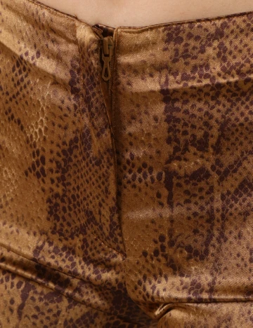 Pantaloni Bershka, imprimeu sarpe Maro