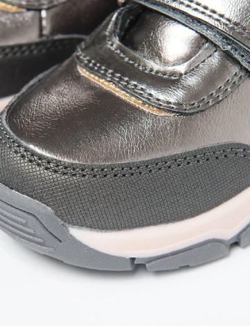 Ghete Disney, gri Gri