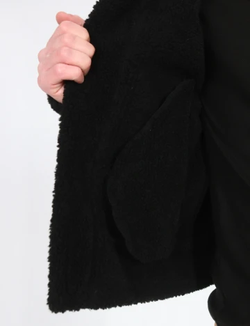 Jacheta Zara, negru Negru