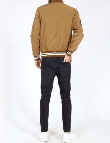 Jacheta Bershka, maro