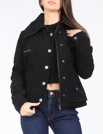 
						Jacheta Zara, negru