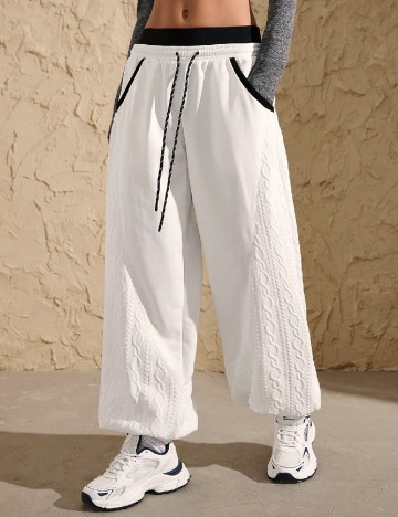 
						Pantaloni SHEIN, alb/negru