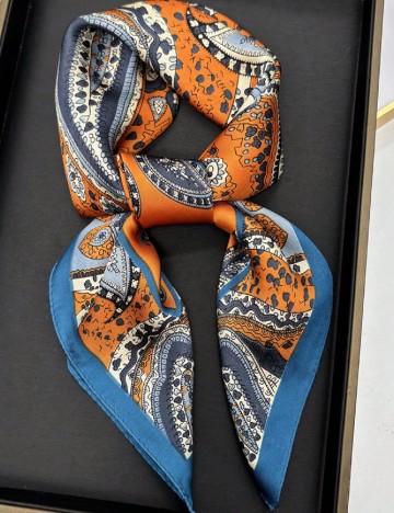 
						Esarfa SHEIN, mix culori