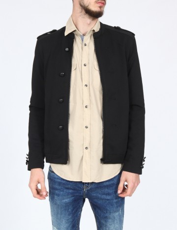 
						Jacheta Zara, negru
