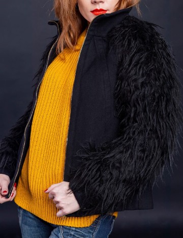 
						Jacheta Zara, negru