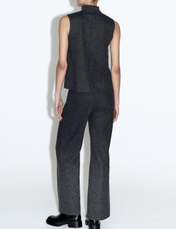 Vesta Zara, gri inchis