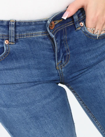 Blugi Bershka, albastru Albastru