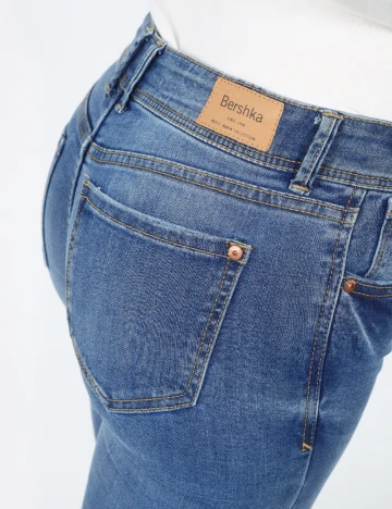 Blugi Bershka, albastru Albastru