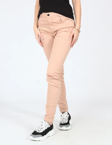 Blugi Bershka, crem Crem