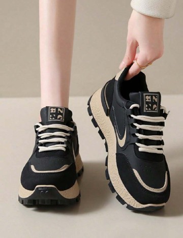 
						Adidasi SHEIN, negru