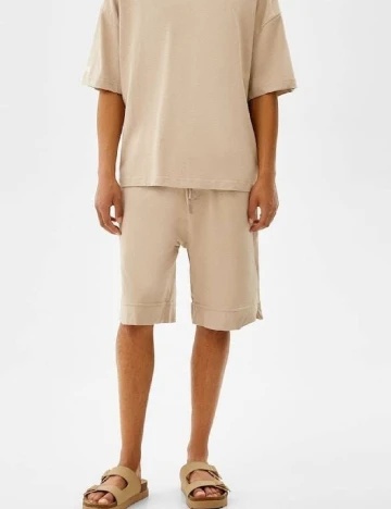 Pantaloni scurti Bershka, crem Crem