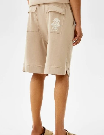 Pantaloni scurti Bershka, crem Crem