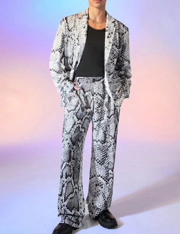 Costum SHEIN, imprimeu sarpe Animal print