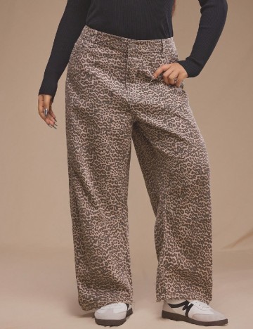 
						Blugi SHEIN CURVE, animal print