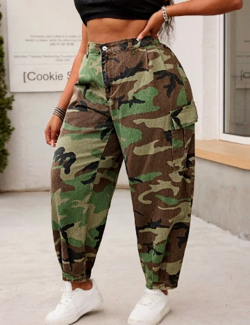 Pantaloni SHEIN CURVE, army Verde