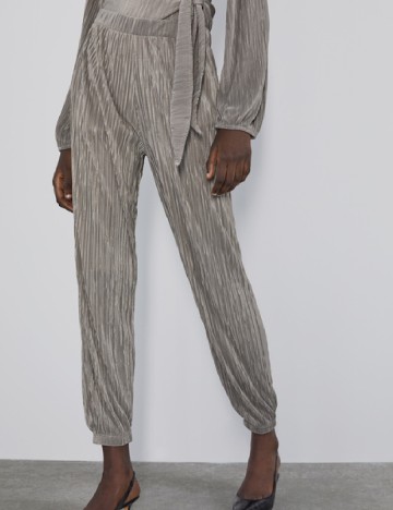 
						Pantaloni Zara, verde