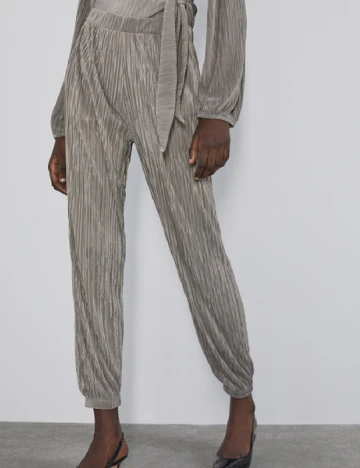 Pantaloni Zara, verde Verde