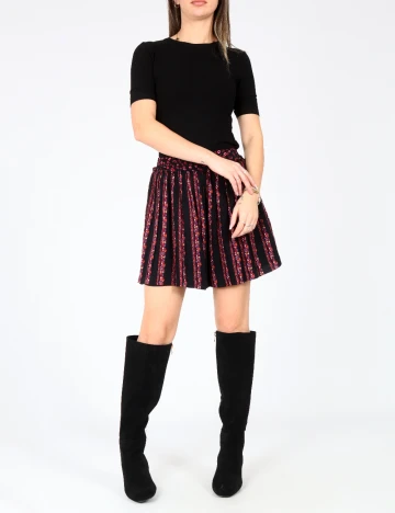 Pantaloni scurti Zara, negru/ floral print Negru