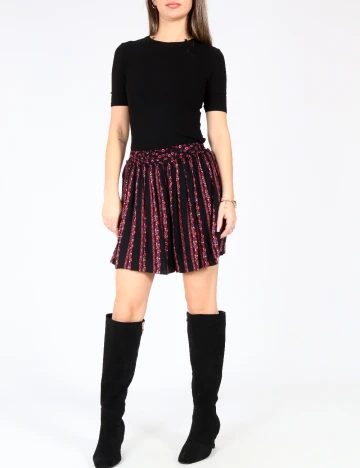 Pantaloni scurti Zara, negru/ floral print Negru