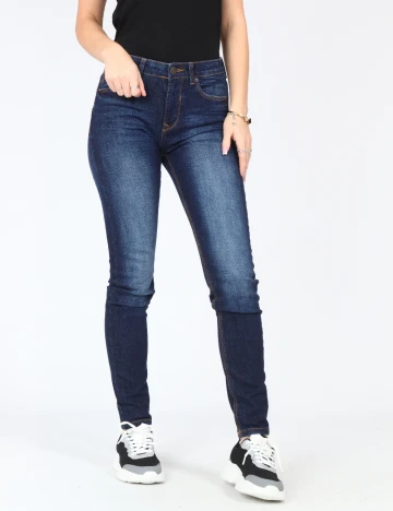 Blugi Bershka, bleumarin Albastru